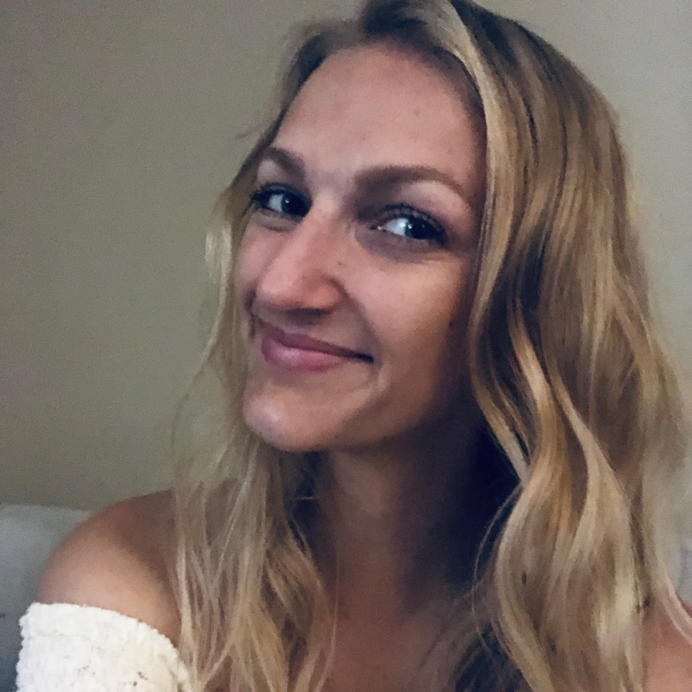 Meet your Posher, Alexis